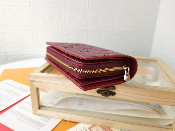 LVコピーウォレット背面デザイン